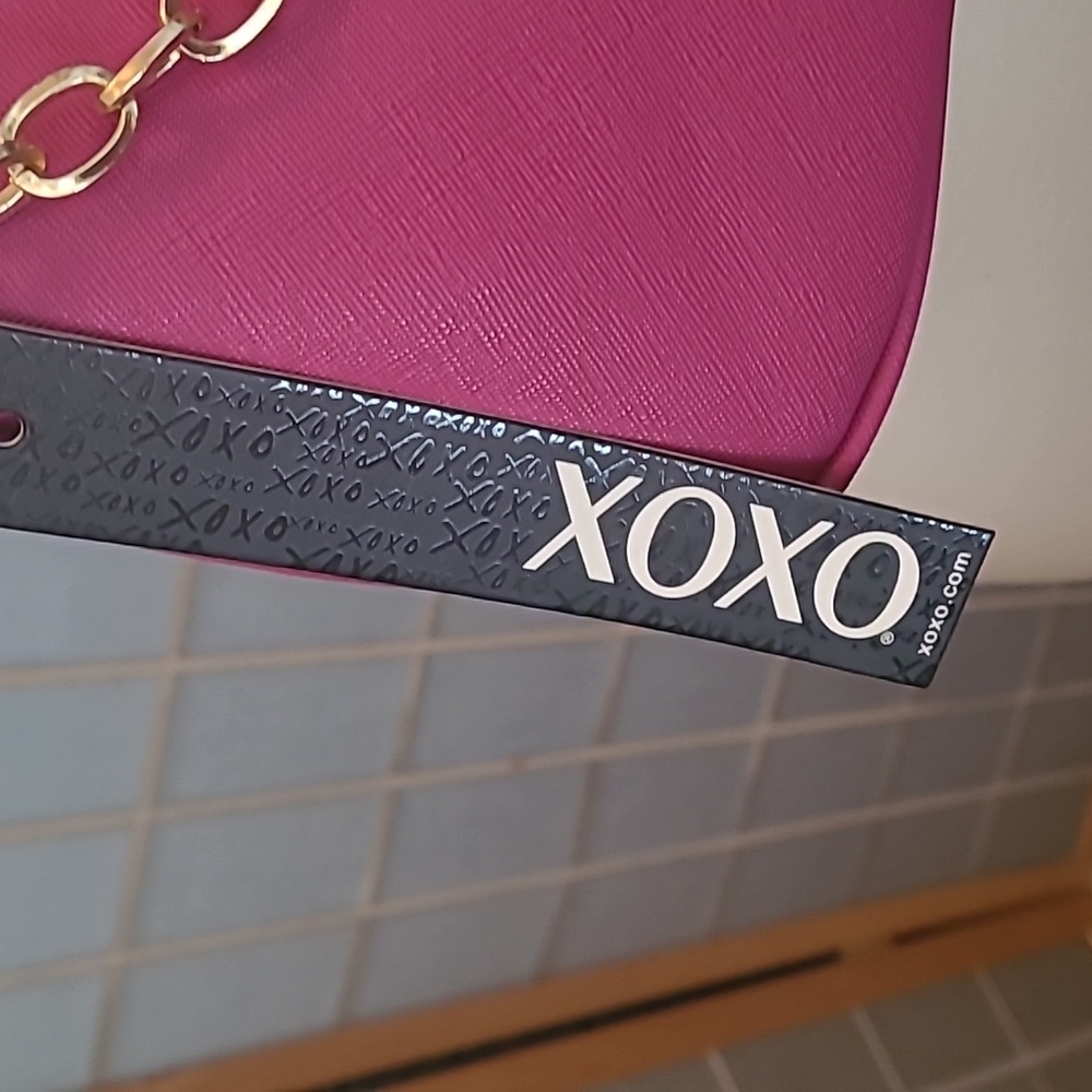 XOXO Pink Glossy Shoulder Bag with Gold Hardware - Picture 3 of 6